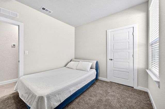 2206 Bear Dr, Midland, TX 79707