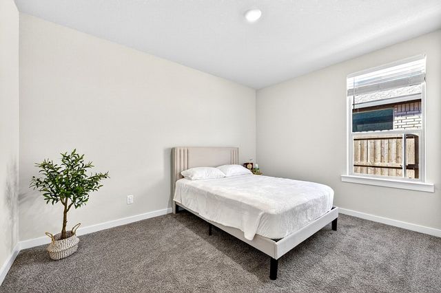 2206 Bear Dr, Midland, TX 79707