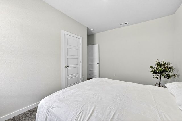 2206 Bear Dr, Midland, TX 79707