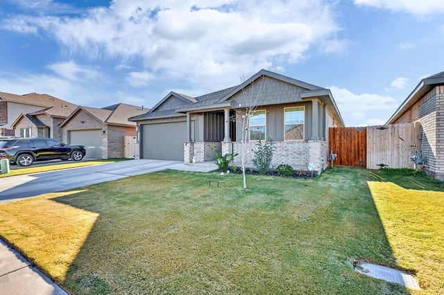 2206 Bear Dr, Midland, TX 79707