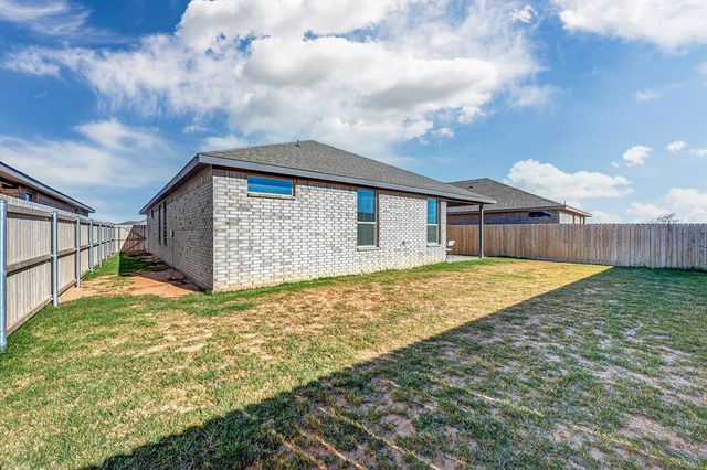 2206 Bear Dr, Midland, TX 79707