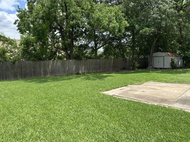 9822 Rumbling Wood Lane, Houston, TX 77086