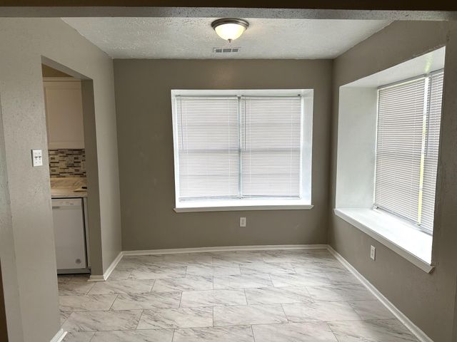 9822 Rumbling Wood Lane, Houston, TX 77086