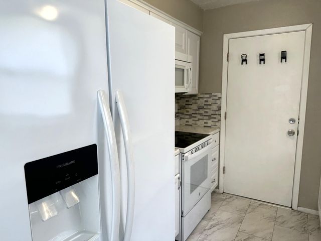 9822 Rumbling Wood Lane, Houston, TX 77086