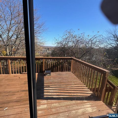 76 Metro Vista, Hawthorne, NJ 07506