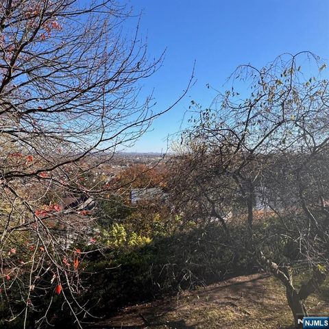 76 Metro Vista, Hawthorne, NJ 07506