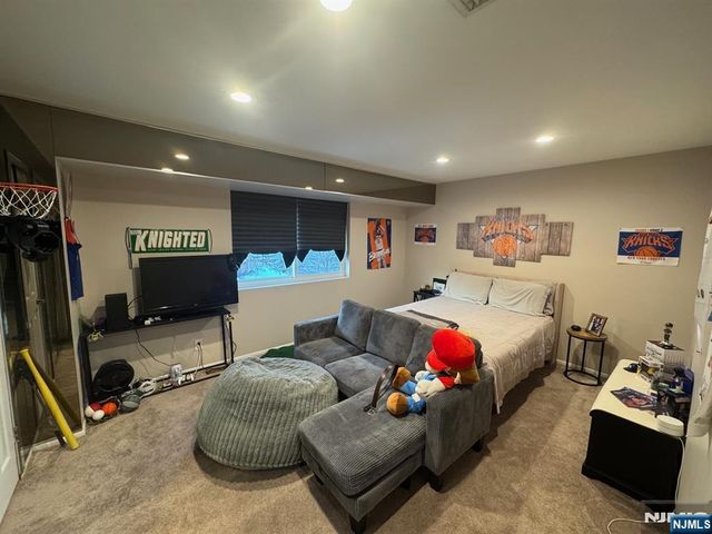 76 Metro Vista, Hawthorne, NJ 07506