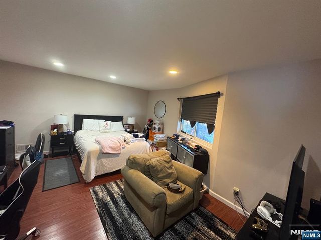 76 Metro Vista, Hawthorne, NJ 07506