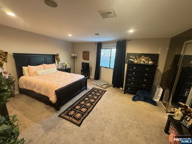76 Metro Vista, Hawthorne, NJ 07506