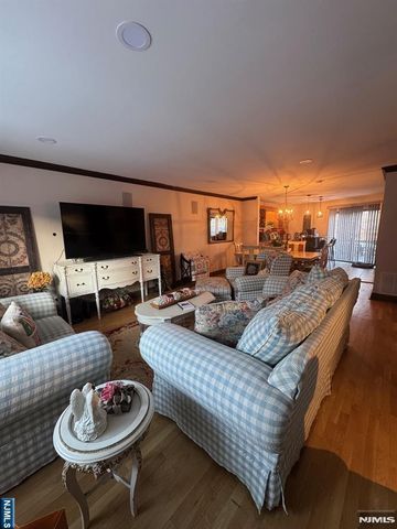 76 Metro Vista, Hawthorne, NJ 07506