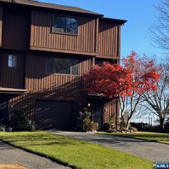 76 Metro Vista, Hawthorne, NJ 07506
