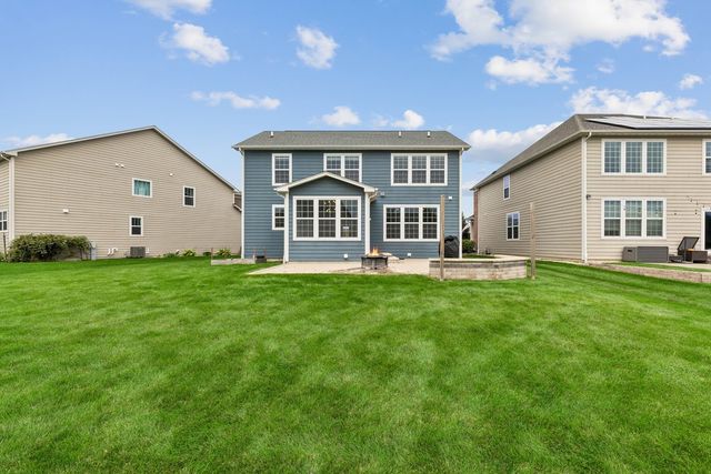 43 Palisades Boulevard, Hawthorn Woods, IL 60047
