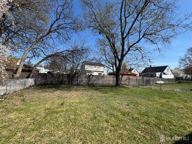 65 Lehigh Avenue, Piscataway, NJ 08854