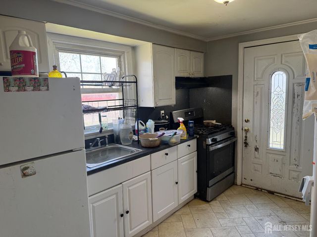 65 Lehigh Avenue, Piscataway, NJ 08854