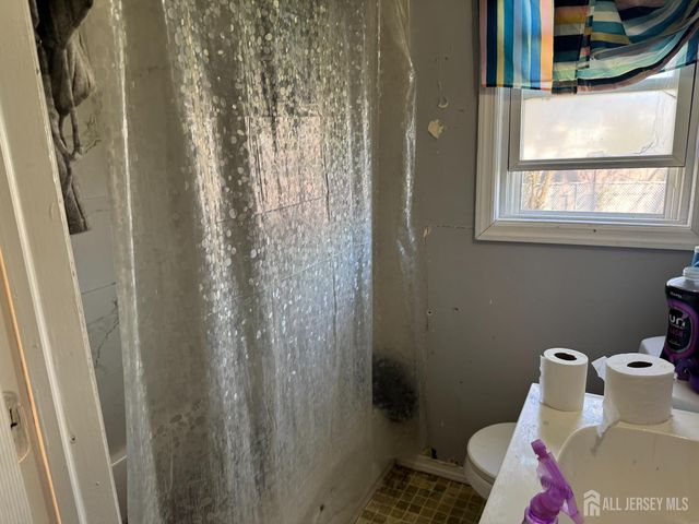 65 Lehigh Avenue, Piscataway, NJ 08854