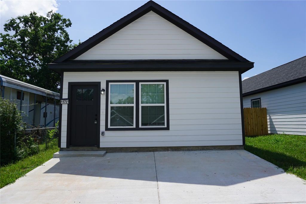 11751 White Cedar, Willis, TX 77318