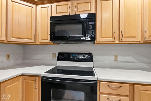 1711 Lafayette Avenue UNIT 11, Lebanon, IN 46052
