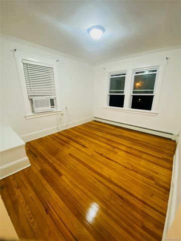 69 Grand Avenue, Rockville Centre, NY 11570