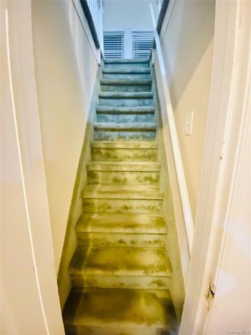 69 Grand Avenue, Rockville Centre, NY 11570