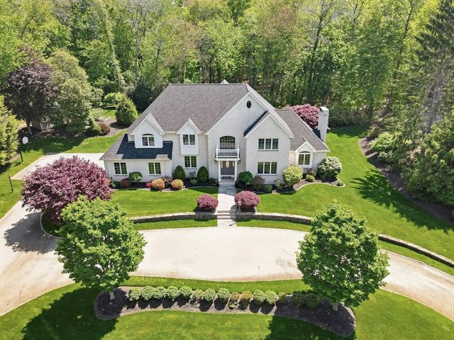 12 Birch Lane, Medfield, MA 02052