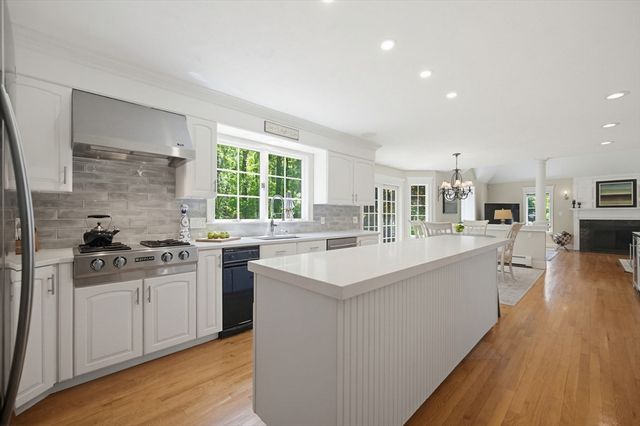 12 Birch Lane, Medfield, MA 02052