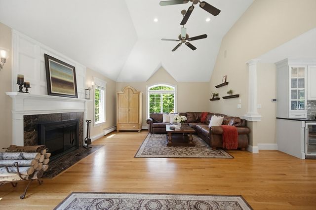 12 Birch Lane, Medfield, MA 02052