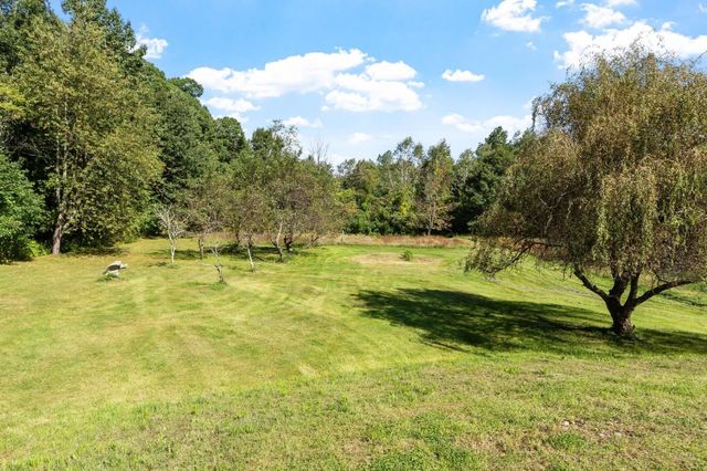 163 Rowley Hill Rd, Sterling, MA 01564