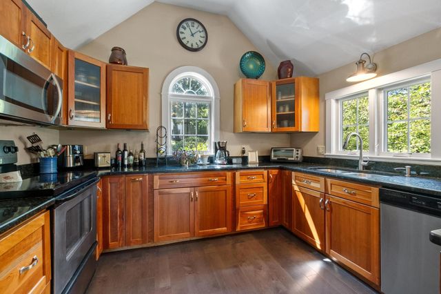 163 Rowley Hill Rd, Sterling, MA 01564