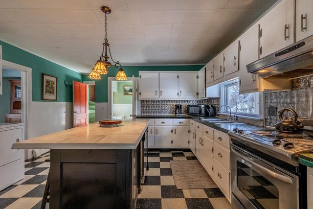 29 Pikes Falls Road, Jamaica, VT 05343