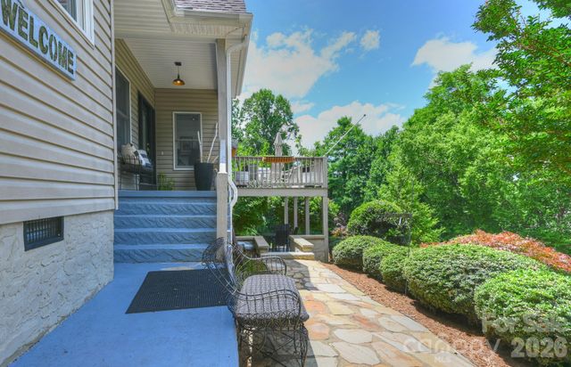 77 Carriage West Drive, Hendersonville, NC 28791
