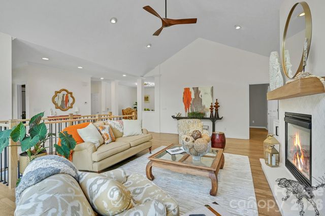 77 Carriage West Drive, Hendersonville, NC 28791