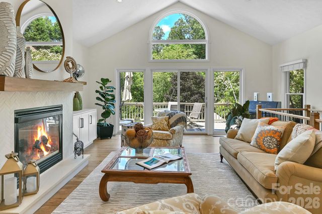 77 Carriage West Drive, Hendersonville, NC 28791