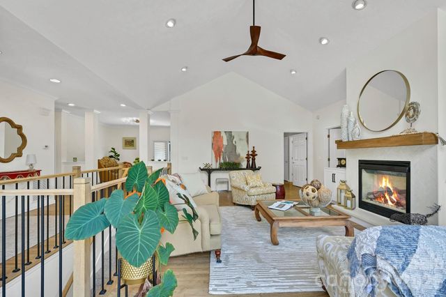 77 Carriage West Drive, Hendersonville, NC 28791
