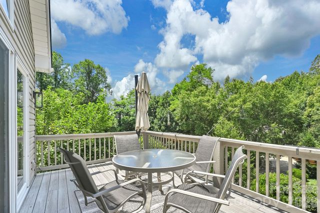 77 Carriage West Drive, Hendersonville, NC 28791