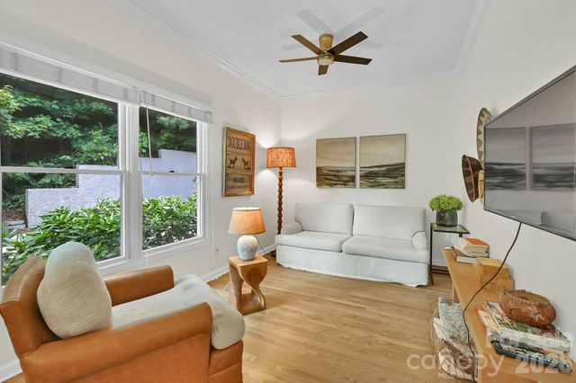 77 Carriage West Drive, Hendersonville, NC 28791