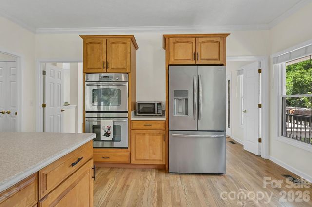 77 Carriage West Drive, Hendersonville, NC 28791