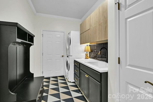 77 Carriage West Drive, Hendersonville, NC 28791