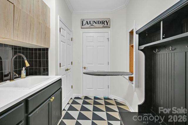 77 Carriage West Drive, Hendersonville, NC 28791