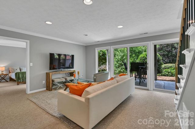 77 Carriage West Drive, Hendersonville, NC 28791