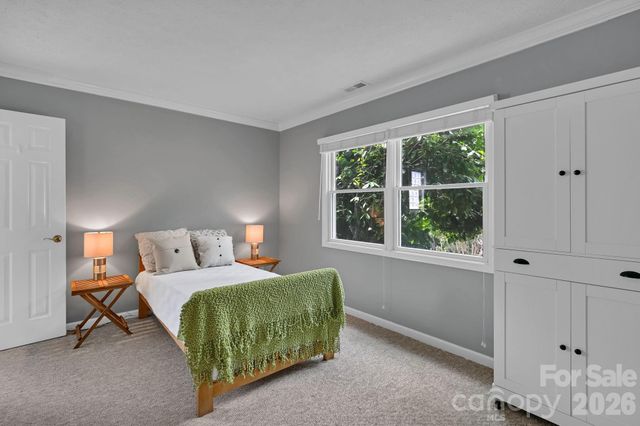 77 Carriage West Drive, Hendersonville, NC 28791