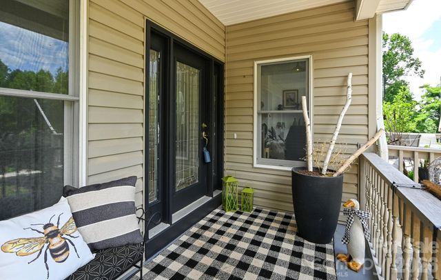 77 Carriage West Drive, Hendersonville, NC 28791