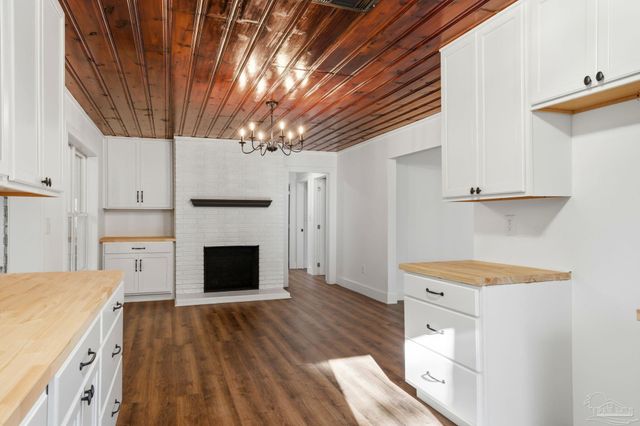 809 Coulter Ave, Cantonment, FL 32533