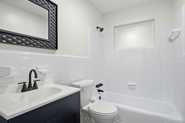 809 Coulter Ave, Cantonment, FL 32533