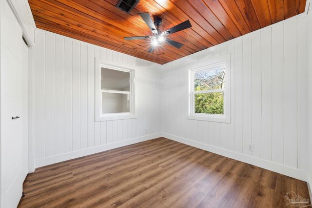 809 Coulter Ave, Cantonment, FL 32533