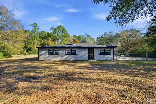 809 Coulter Ave, Cantonment, FL 32533