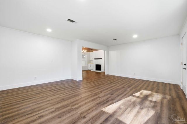 809 Coulter Ave, Cantonment, FL 32533