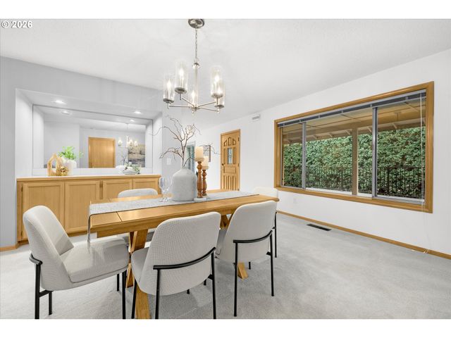1514 Ne MARINE Dr, Portland, OR 97211