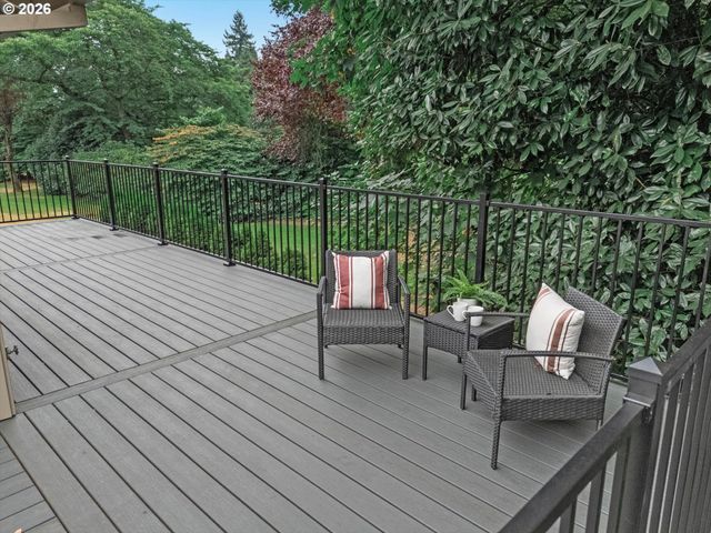 1514 Ne MARINE Dr, Portland, OR 97211