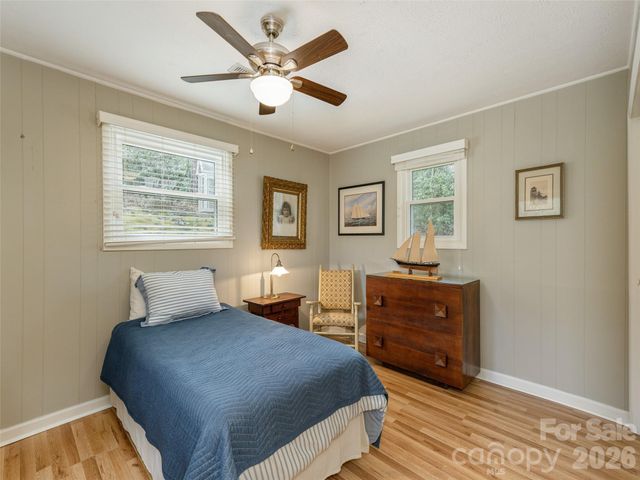 54 Bear Rock Loop Road, Hendersonville, NC 28739