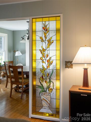 54 Bear Rock Loop Road, Hendersonville, NC 28739